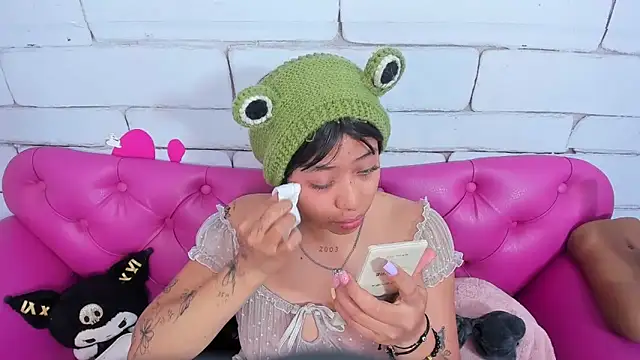 Snapshot of SafiroAgataaa chatting on 12, 11, 2025 SafiroAgataaa online show from 12, 11, 2025