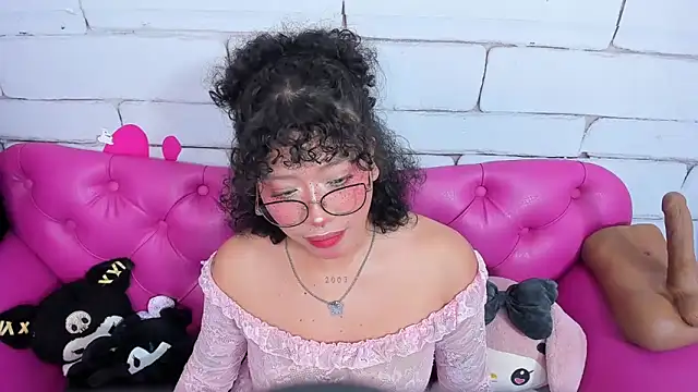 Snapshot of SafiroAgataaa chatting on 14, 11, 2025 SafiroAgataaa online show from 14, 11, 2025