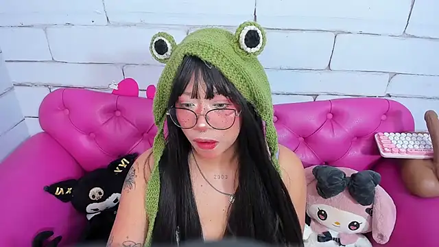 Snapshot of SafiroAgataaa chatting on 15, 11, 2025 SafiroAgataaa online show from 15, 11, 2025