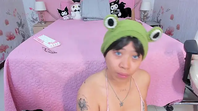 Snapshot of SafiroAgataaa chatting on 20, 11, 2025 SafiroAgataaa online show from 20, 11, 2025