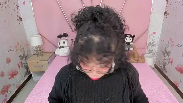 Snapshot of SafiroAgataaa chatting on 4, 12, 2025 SafiroAgataaa online show from 4, 12, 2025