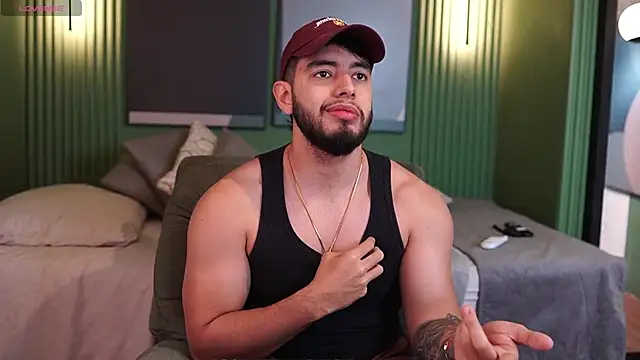 Snapshot of Nick_Vans chatting on 8, 10, 2025 Nick Vans online show from 8, 10, 2025