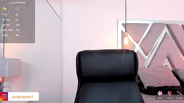 AnniEsstone online show from 28, 11, 2025