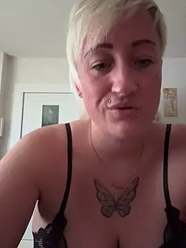 Snapshot of Rozendefotz chatting on 26, 10, 2025 Rozendefotz online show from 26, 10, 2025