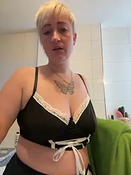 Snapshot of Rozendefotz chatting on 4, 11, 2025 Rozendefotz online show from 4, 11, 2025