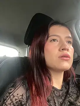 Snapshot of BrunnetAri_ chatting on 17, 4, 2026 BrunnetAri online show from 17, 4, 2026