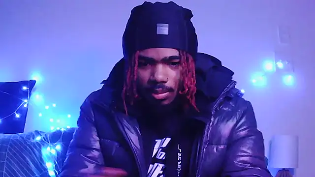 Snapshot of risktakinndolo chatting on 18, 11, 2025 risktakinndolo online show from 18, 11, 2025