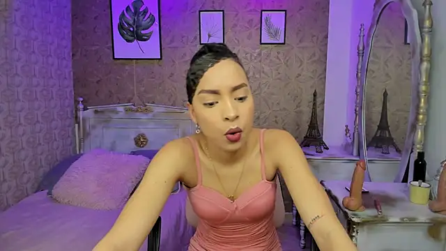 Snapshot of Lucia_jane chatting on 9, 10, 2025 Lucia jane online show from 9, 10, 2025