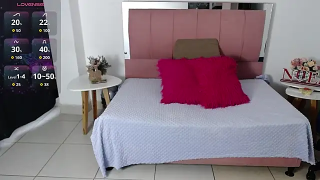 Snapshot of SammySmall_F_w chatting on 18, 12, 2025 SammySmall F w online show from 18, 12, 2025