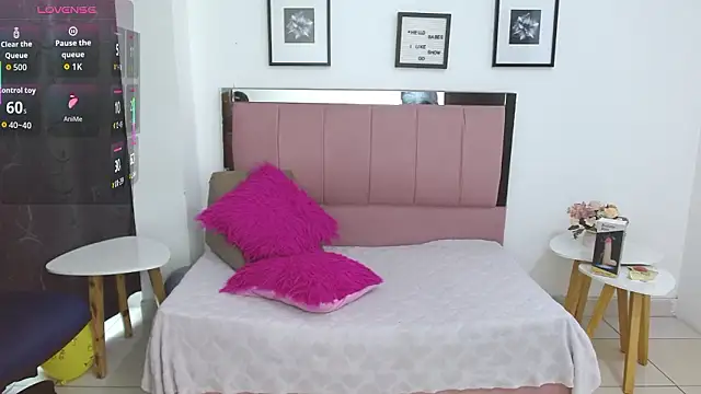 Snapshot of SammySmall_F_w chatting on 2, 2, 2026 SammySmall F w online show from 2, 2, 2026