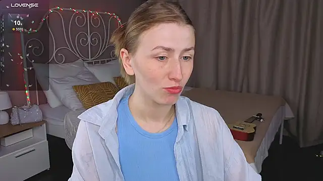 Snapshot of VesperaCeleste chatting on 4, 10, 2025 VesperaCeleste online show from 4, 10, 2025