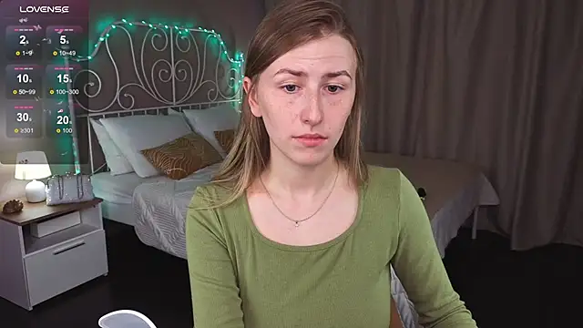 Snapshot of VesperaCeleste chatting on 13, 10, 2025 VesperaCeleste online show from 13, 10, 2025