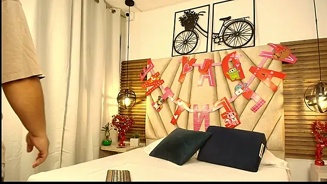 elizawiliamst online show from 17, 9, 2025