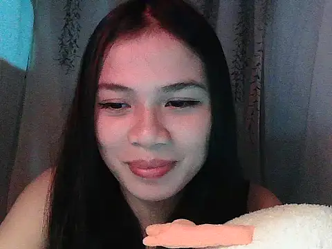 Snapshot of Zachariah_05 chatting on 15, 12, 2025 Zachariah 05 online show from 15, 12, 2025