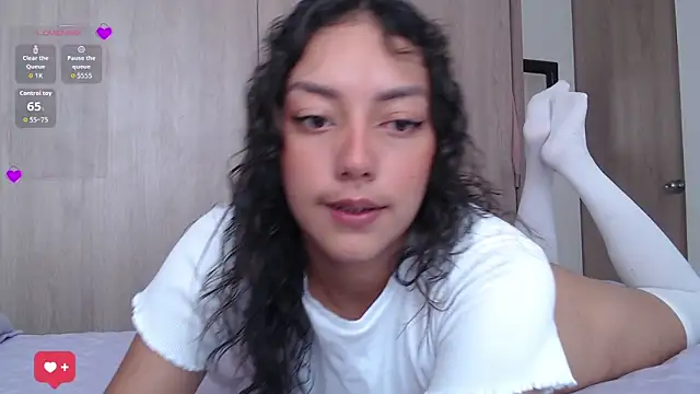 Snapshot of WendySuns_ chatting on 13, 11, 2025 WendySuns online show from 13, 11, 2025