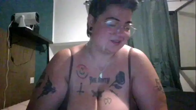 Snapshot of PirateXL chatting on 23, 4, 2026 PirateXL online show from 23, 4, 2026