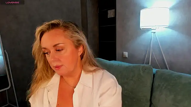 Snapshot of Sky_Kuper chatting on 26, 10, 2025 Sky Kuper online show from 26, 10, 2025