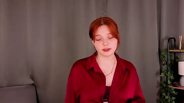 AnnieKim  online show from 13, 4, 2026