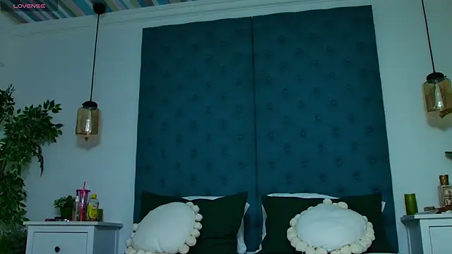 LollyShine online show from 8, 11, 2025