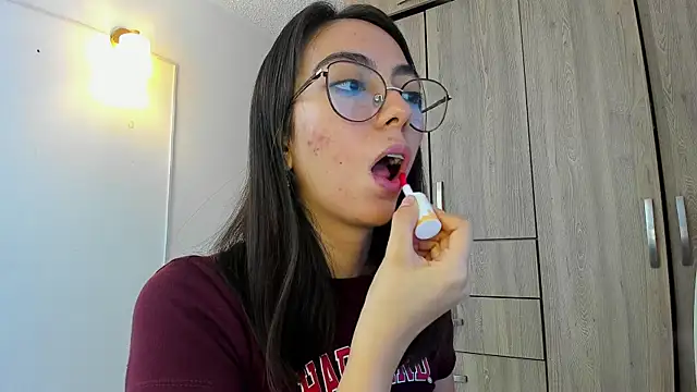 horny adiction online show from 3, 3, 2026