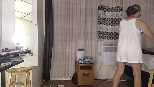 Snapshot of ANALTRAINING4U2 chatting on 1, 10, 2025 ANALTRAINING4U2 online show from 1, 10, 2025