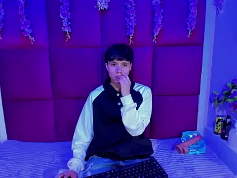 Snapshot of Bruno_Cruzz chatting on 5, 10, 2025 Bruno Cruzz online show from 5, 10, 2025