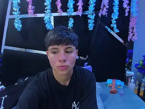 Snapshot of Bruno_Cruzz chatting on 4, 11, 2025 Bruno Cruzz online show from 4, 11, 2025