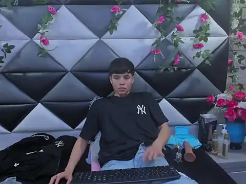 Snapshot of Bruno_Cruzz chatting on 8, 11, 2025 Bruno Cruzz online show from 8, 11, 2025