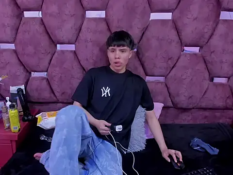 Snapshot of Bruno_Cruzz chatting on 14, 11, 2025 Bruno Cruzz online show from 14, 11, 2025