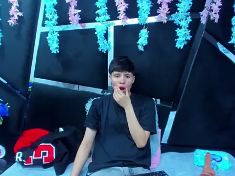 Snapshot of Bruno_Cruzz chatting on 14, 12, 2025 Bruno Cruzz online show from 14, 12, 2025