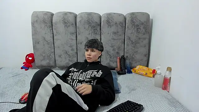 Bruno Cruzz online show from 23, 4, 2026