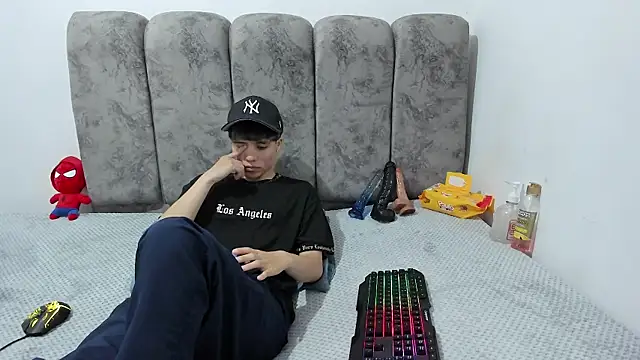 Snapshot of Bruno_Cruzz chatting on 13, 5, 2026 Bruno Cruzz online show from 13, 5, 2026