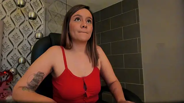 Snapshot of Sky_Junne chatting on 1, 12, 2025 Sky Junne online show from 1, 12, 2025