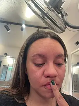 Sky Junne online show from 14, 4, 2026