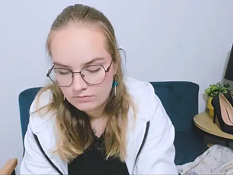 AliceCrazy69 online show from 25, 11, 2025