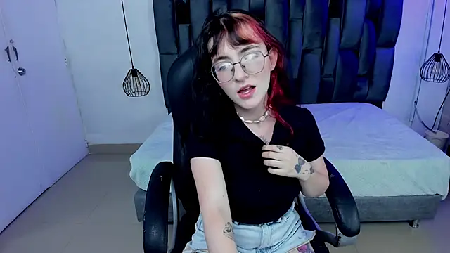 AfroditaLeclair online show from 6, 11, 2025