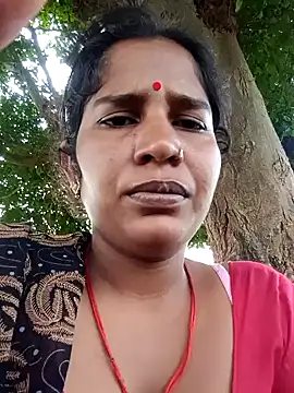Snapshot of Hot_Seema83 chatting on 7, 10, 2025 Hot Seema83 online show from 7, 10, 2025