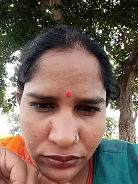 Snapshot of Hot_Seema83 chatting on 16, 10, 2025 Hot Seema83 online show from 16, 10, 2025