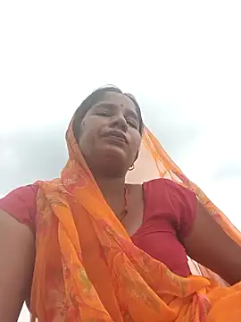 Snapshot of Hot_Seema83 chatting on 4, 11, 2025 Hot Seema83 online show from 4, 11, 2025