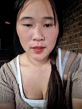 Snapshot of ALIENHR38 chatting on 11, 11, 2025 ALIENHR38 online show from 11, 11, 2025