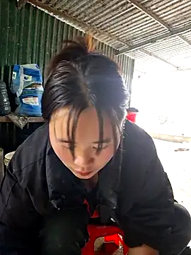 Snapshot of ALIENHR38 chatting on 22, 12, 2025 ALIENHR38 online show from 22, 12, 2025