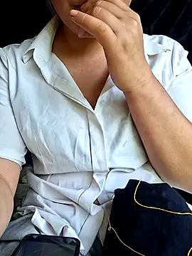 Snapshot of ALIENHR38 chatting on 5, 4, 2026 ALIENHR38 online show from 5, 4, 2026