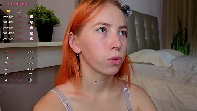 JuliannaWenger online show from 15, 9, 2025