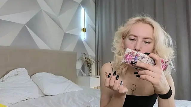 JuliannaWenger online show from 18, 12, 2025