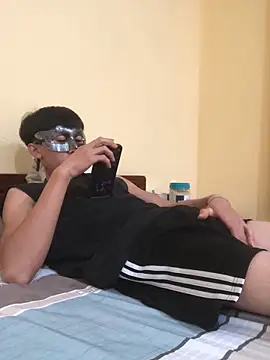 Snapshot of thienlong05 chatting on 3, 10, 2025 thienlong05 online show from 3, 10, 2025