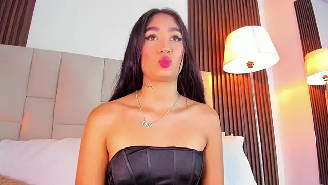 Snapshot of Nicolqueen_ chatting on 5, 6, 2026 Nicolqueen online show from 5, 6, 2026