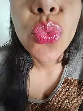 KittyHoleshot87 online show from 10, 9, 2025