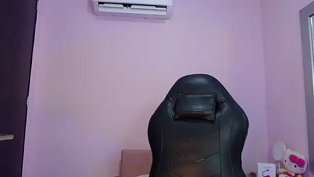 Snapshot of kiity_horny_ chatting on 1, 11, 2025 kiity horny online show from 1, 11, 2025