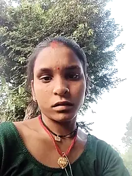 Snapshot of Idhika_Jha chatting on 9, 10, 2025 Idhika Jha online show from 9, 10, 2025