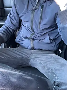 Snapshot of bmwe71 chatting on 4, 3, 2026 bmwe71 online show from 4, 3, 2026